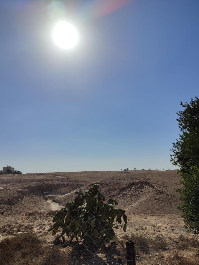 רגע של חסד Lägenhet Arad Exteriör bild